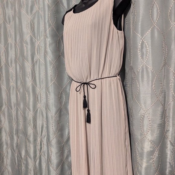 Jennifer Lopez Dresses & Skirts - 54. Jennifer Lopez Beige Dress - Small